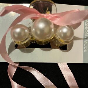 Elegant Pearl Hair Clip with Pink Ribbon